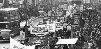 Gerry Healy (left) of the WRP leading the Wigan Building Workers’ Action Committee march in central London in 1975 demanding the release of the jailed building workers after the Action Committee voted to march from Wigan to London