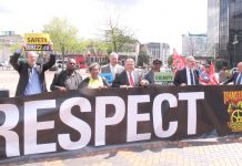 Teamsters leader JAMES HOFFA (centre) standing with Unite leader LEN McCluskEy, emphasised  that US and UK workers are struggling against the same bosses