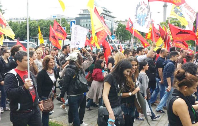 A section of workers and youth at one of the huge anti-Erdogan demonstrations in Cologne on Saturday