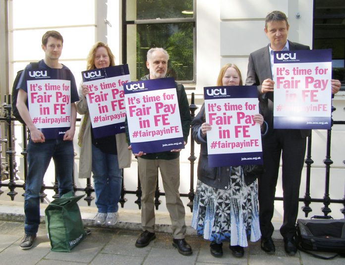 UCU lecturers ‘Fair pay in FE’ lobby during their pay talks last month