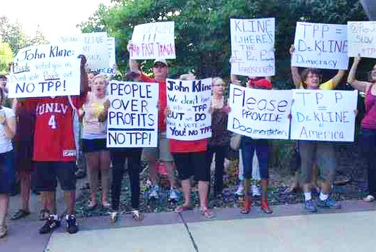 Protest in Minnesota against the anti-working class Trans-Pacific Partnership (TPP)
