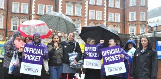 Hammersmith Hospital pickets winning the support of passing motorists