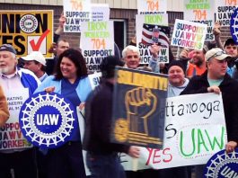 Iron workers supporting the Chattanooga VW workers campaign for UAW union recognition