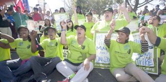 Walmart workers taking strike action over pay in Los Angeles on Black Friday