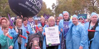 Workers and their familes on last October’s TUC demonstration demanding a living wage – the Bakers Union warn the TUC  to carry out its Congress decision and fight for £10 an hour minimum wage