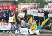 Picket by parents, teachers and pupils to prevent the forced academisation of St Andrew & St Francis Primary School in Willesden