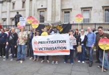 PCS strikers and their supporters on the picket line at the National Gallery on the first day of their indefinlte strike against privatisation