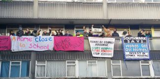 Over 60 local residents, supporters and youth massed on the balcony yesterday morning in Southwark to stop the eviction of Aminata Sellu by bailiffs supported by the police