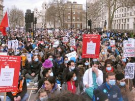 7,000 Junior Doctors march on Downing St The sit-down in Whitehall after the 7,000-strong junior doctors marched to Downing Street