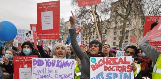 Junior doctors marching on Saturday to defend the NHS – NHS workers will not allow free healthcare to be abolished through privatisation by the Tories