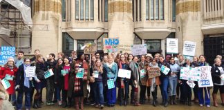 Strikers yesterday picketed the Department of Health as part of their fight to defend the NHS