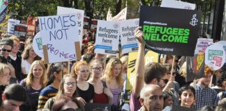 Over 100,000 marched in London to welcome refugees