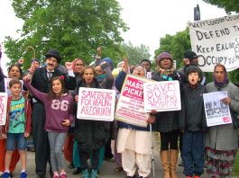 Children at the front of last Friday’s early morning mass picket at Ealing Hospital which called for an occupation to stop the closure of the Charlie Chaplin children’s ward