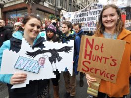 Junior doctors striking to defend the NHS