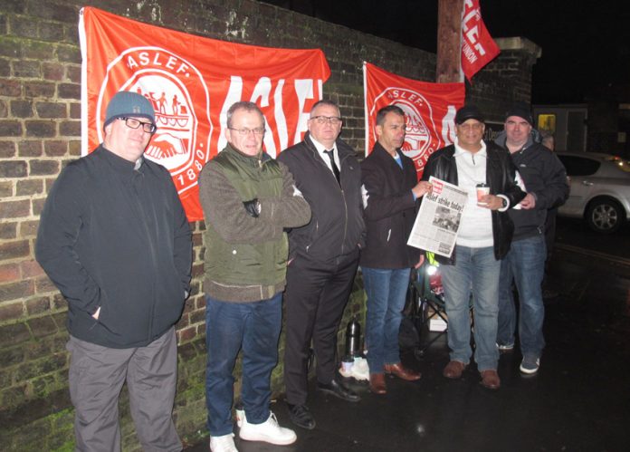 Southern rail Aslef pickets at the Selhurst depot yesterday morning