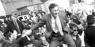 The anti-union laws that Tory Premier Heath introduced were smashed when the mass movement for a general strike forced the release of five imprisoned dockers – picture shows BERNIE STEER and VIC TURNER being liberated from Pentonville Prison