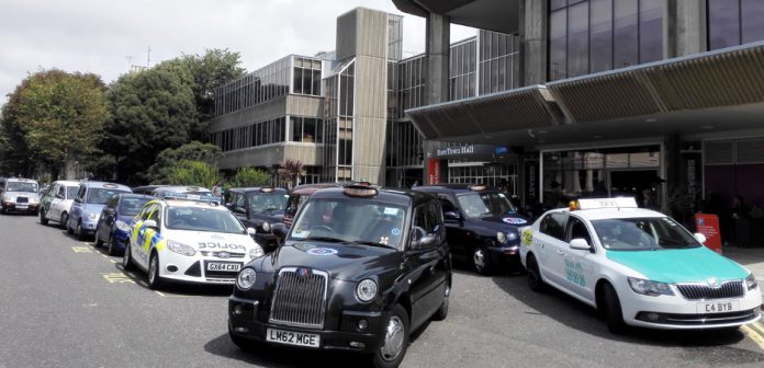 Over 40 black cabs descended on Hove Town Hall yesterday – they are demanding the end of the ‘Wild West’ app-driver companies