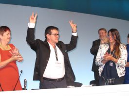 HUBER BALLESTEROS on the platform at the TUC Congress with TUC President MARY BOUSTED (left) and TUC General Secretary FRANCES O’GRADY (far right)