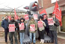 Unite members blacklist protest outside a Capita HQ – Unite say privateers ‘short-change the taxpayer’ and services must be taken back in house