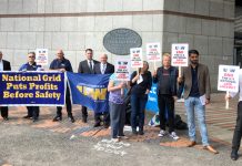 United steel workers (USW) trade unionists travelled all the way from Massachusetts to lobby the National Grid AGM in Birmingham yesterday – Unite supported their lobby