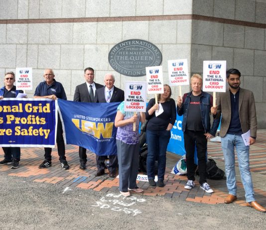 United steel workers (USW) trade unionists travelled all the way from Massachusetts to lobby the National Grid AGM in Birmingham yesterday – Unite supported their lobby
