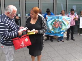 Isabelle Charlot, Chagos Islands Movement, wins support from a TUC delegate