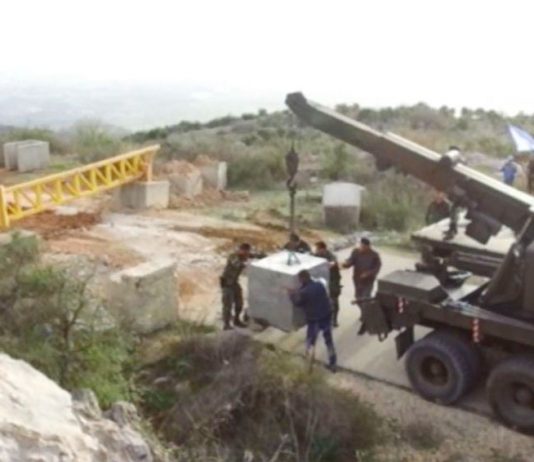 Lebanese army strengthen their border against any Israeli army incursion