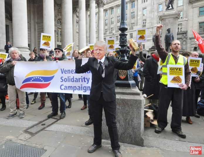 ‘No Blood for Oil’ chanted a lively picket of the Bank of England demanding the bank returns $1.3bn worth of gold to Venezuela