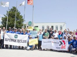 Turkish workers victory after six month strike! MM Süperpak strikers on the picket line at the company’s Izmir site